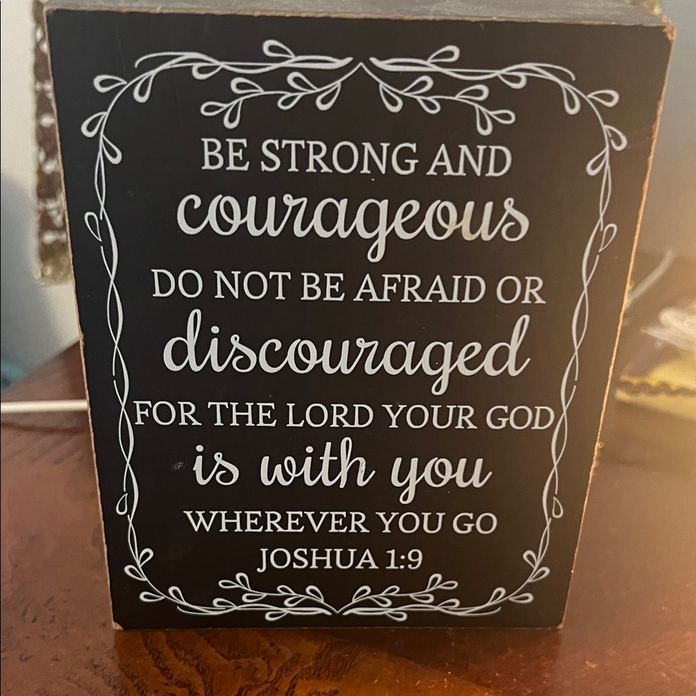 Inspirational Black and White Wall Decor